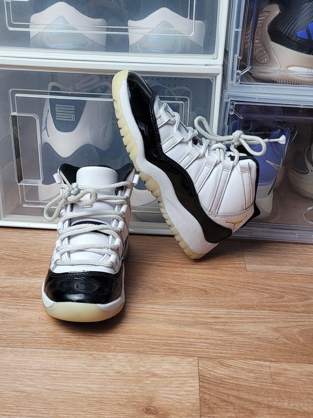 JORDAN 11 RETRO Defining Moments DMP Gratitude 378039-170 2023 in hand 1y